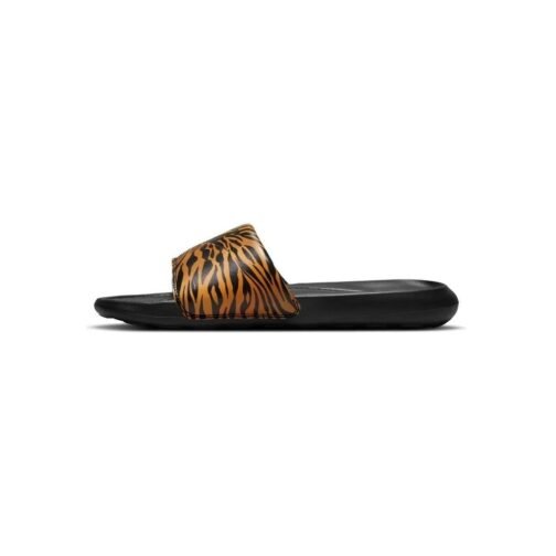 CN9676-010 W NIKE VICTORI ONE SLIDE PRINT NIKE FEMME – Image 3