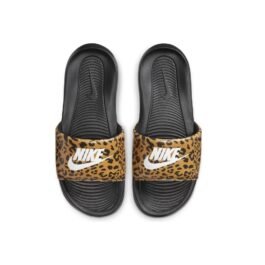 CN9676-700 W NIKE VICTORI ONE SLIDE PRINT NIKE FEMME