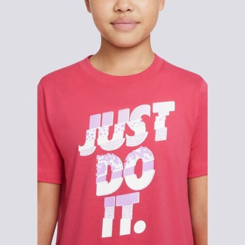 DO1822-666 U NSW TEE CORE BRANDMARK 1 NIKE JUNIOR – Image 3